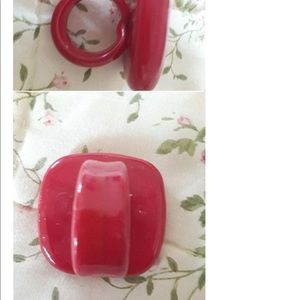 Red mirano ring. Photo of back